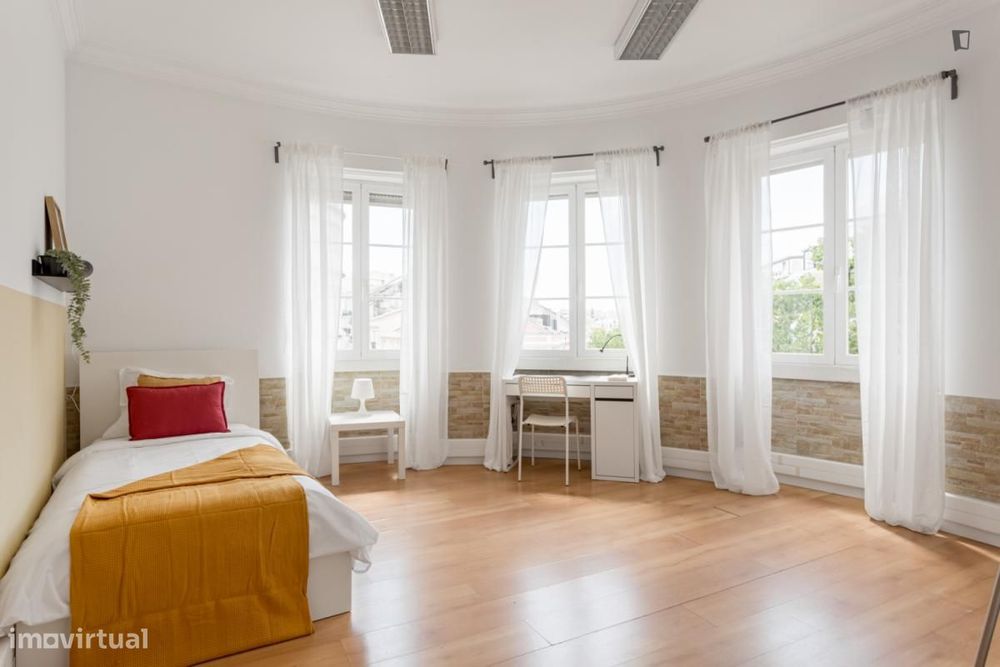 Quarto - localizado em Picoas Lisbon