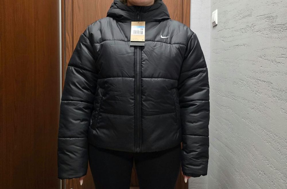 Kurtka damska Nike rozmiar M (nowa z metką)