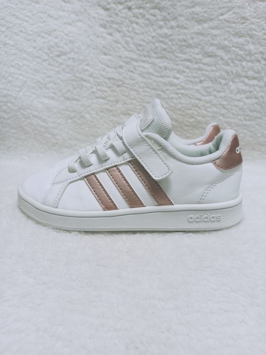 Оригінал ADIDAS 31.5 розмір, устілка 20.5 см кросівки для дівчинки