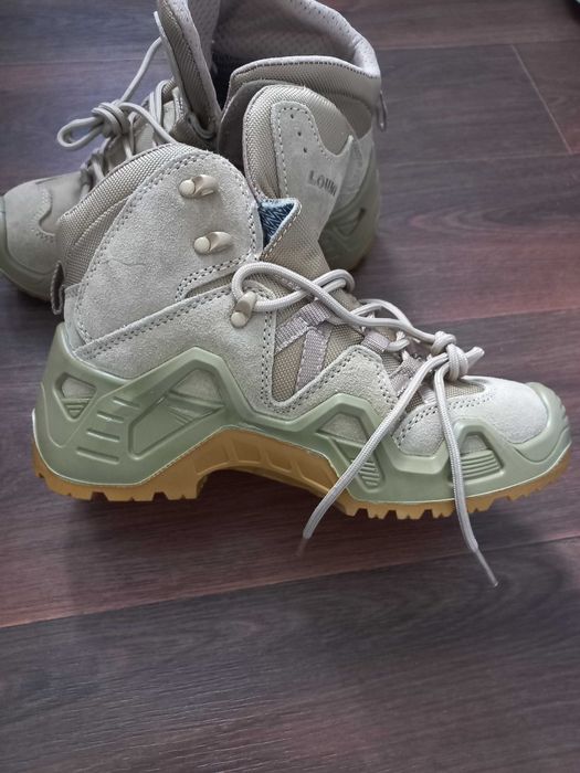 Продам берці LOWA