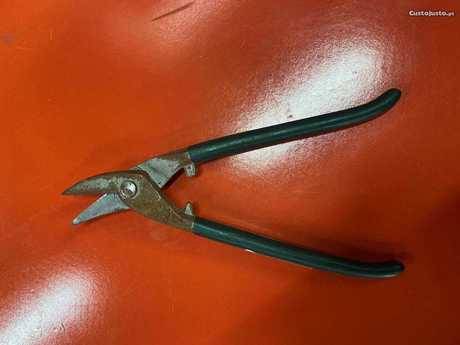 Alicate universal Ferramenta