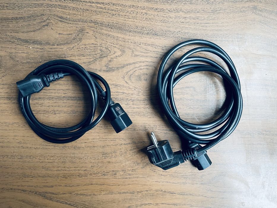 Кабель питания, кабель VGA, USB удлиннитель