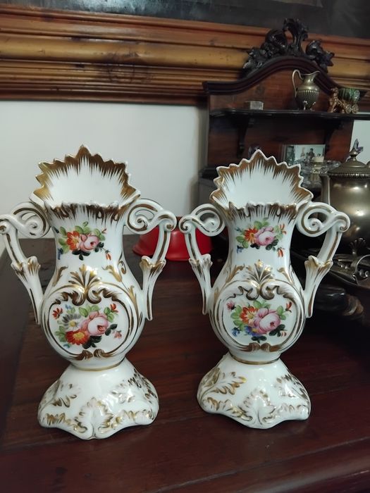 Par de jarras em porcelana  antigas