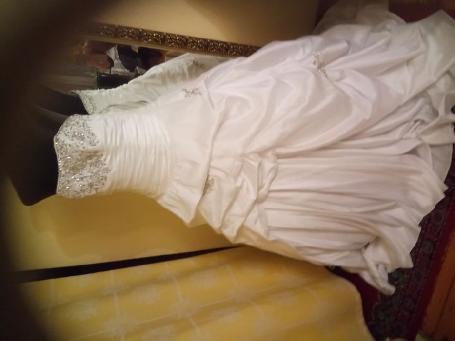 Suknie ślubne, promocja, likwidacja