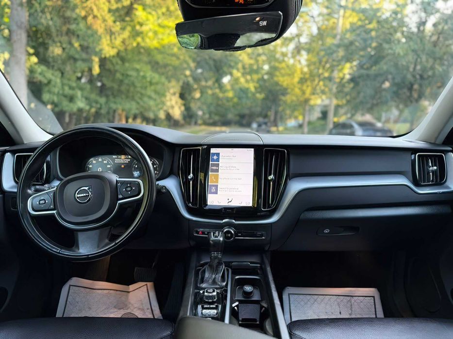 Volvo XC60      2018