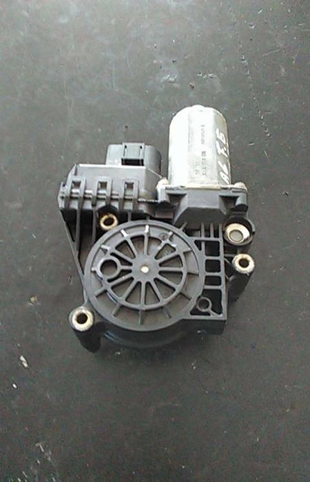 Motor vidro frente esquerdo AUDI A6 Allroad (4FH, C6)