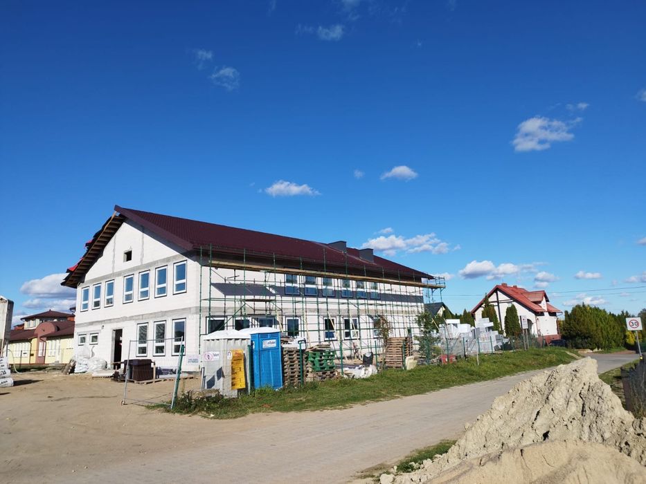 Materiały dachowe, Dekarz, Usługi dekarskie ciesielskie