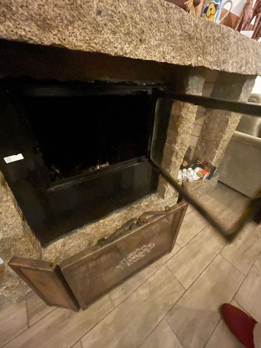 Porta de Lareira em Ferro e Vidro