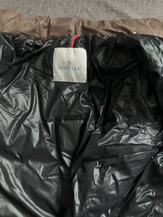 Пальто Moncler пуховик