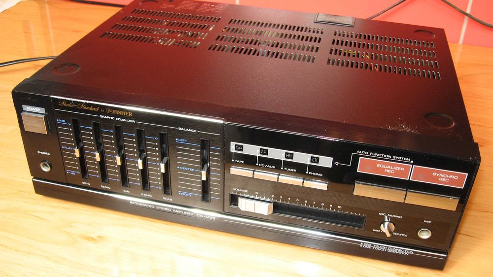 FISHER CA-M23 (SANYO) Wzmacniacz z korektorem graficznym i mocą 2x35 W