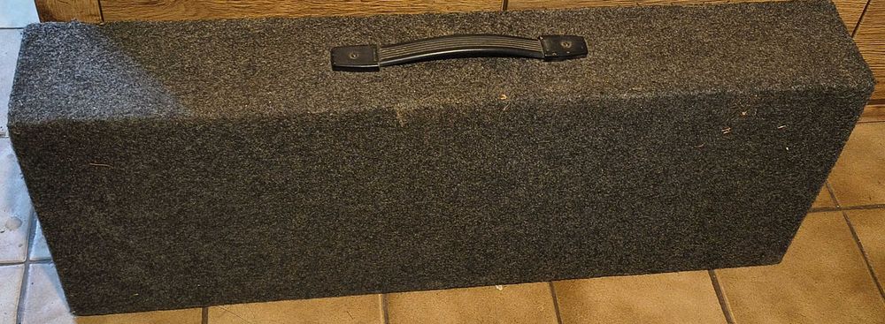 Kolumna estradowa 84 x 33 x 20(13)