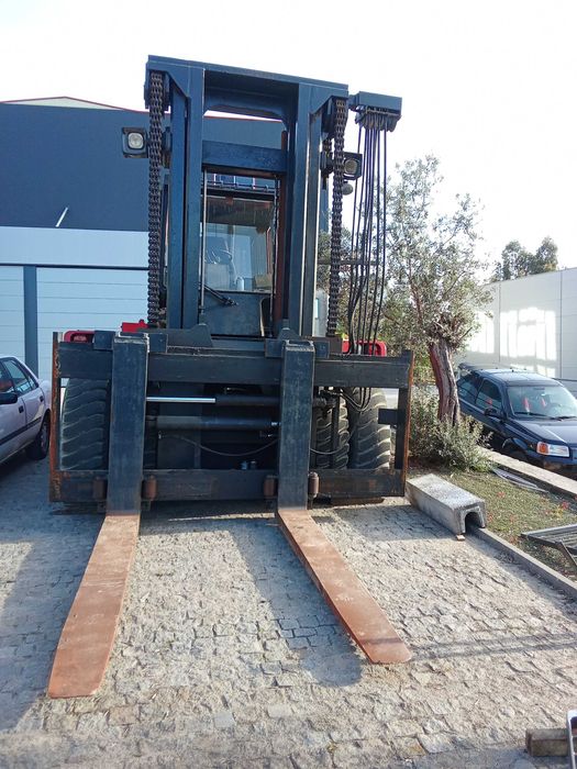 Empilhador KALMAR 25 toneladas de força