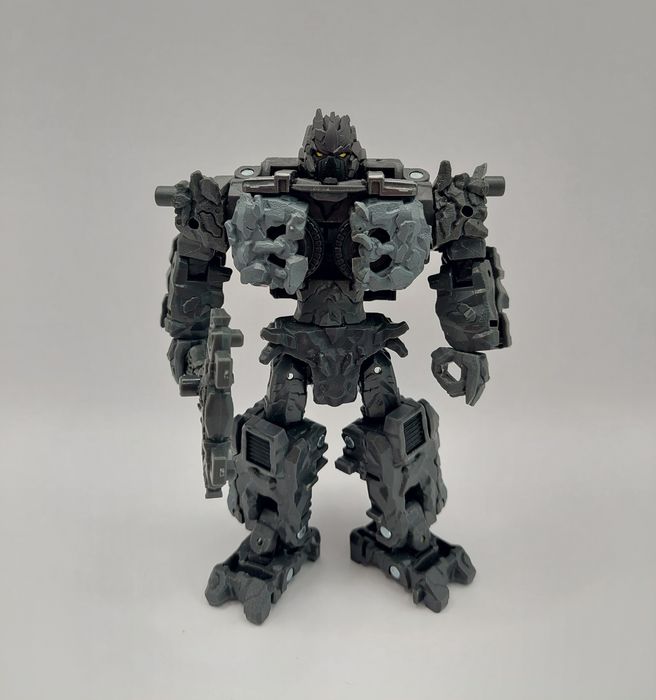 Transformers Legacy United Deluxe Class Magneous