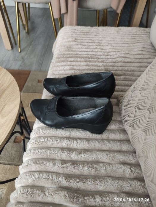 Buty na koturnie Firmy Golik