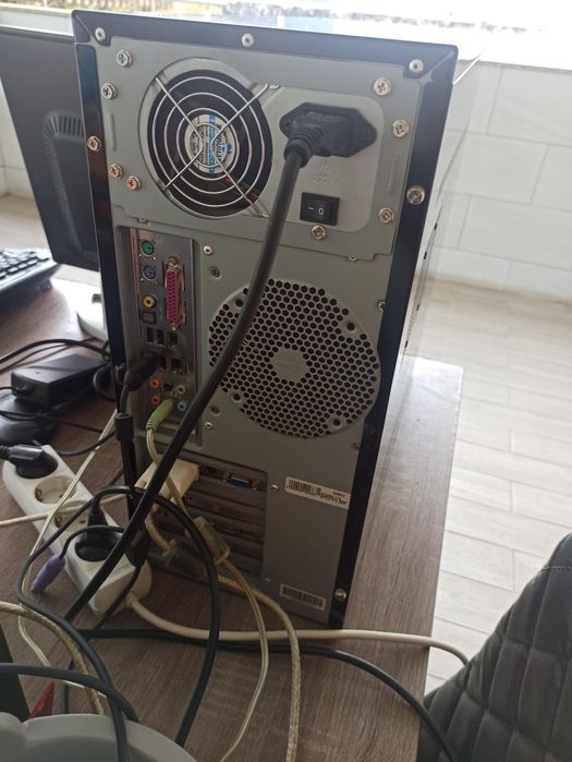 Computador com assessórios