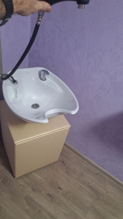 Мийка для голови нова незнадобилася