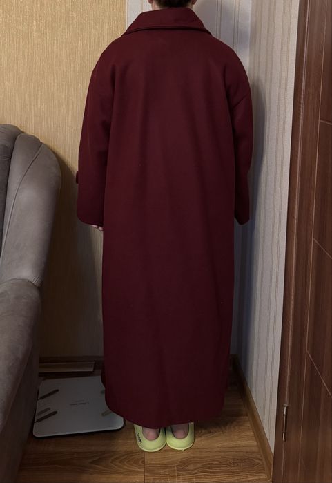 Пальто бургундського кольору довге