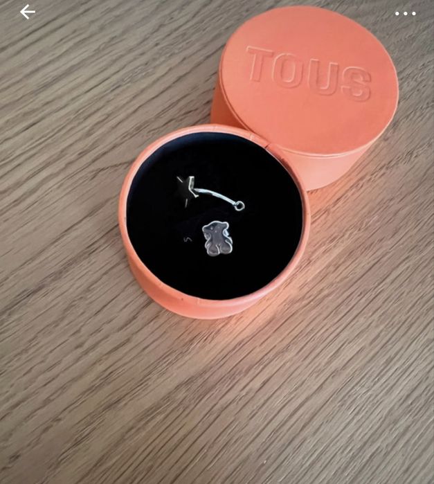 Brinco da TOUS , tipo piercing