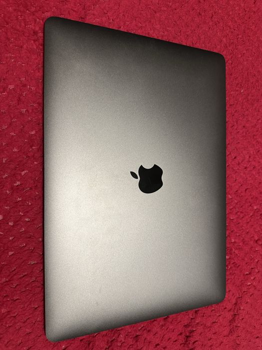 MacBook Air (M1,2020)