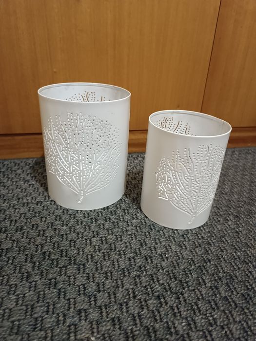 2 porta velas metálicos