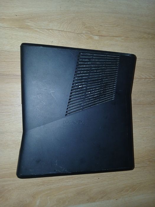 Xbox 360 bez akcesoriów