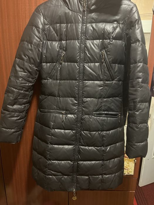 Продам пуховик( пух, перо)