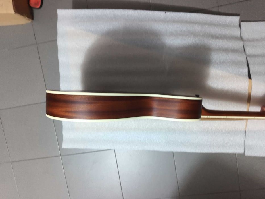 Guitarra western slim castanha Rocktile