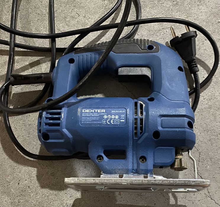Serra tico-tico Dexter 500W com caixa, a funcionar bem