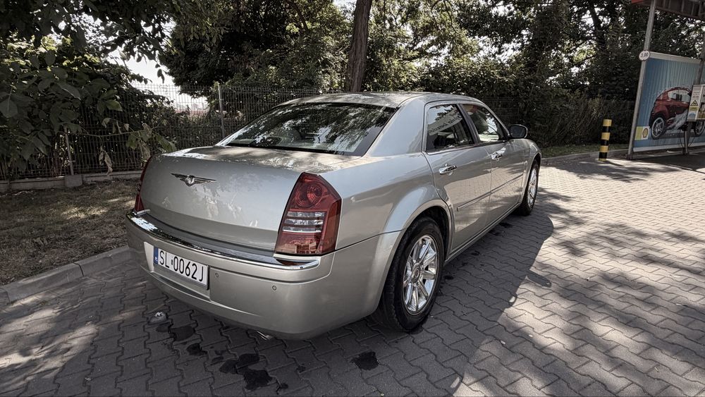 300c 5.7 hemi zadbany bez gazu