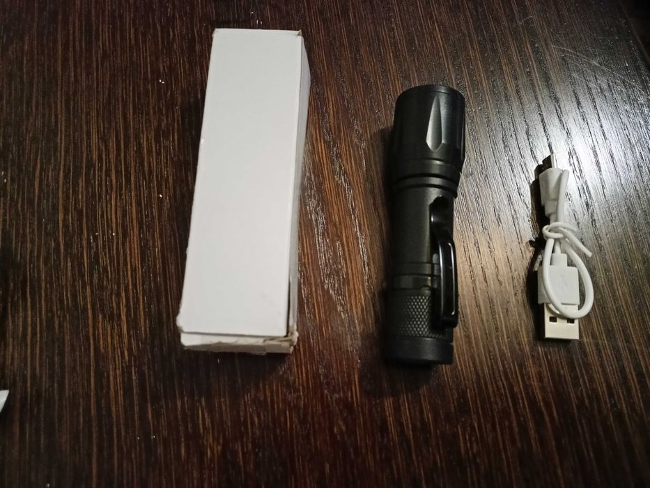 Latarka ładowana usb