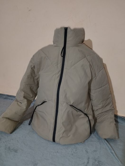Зимовий/демісезонний пуховик/ курточка жіночий розмір 42-44 бежевого к
