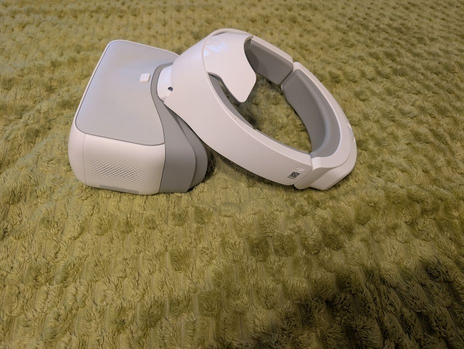 DJI goggles model g1s