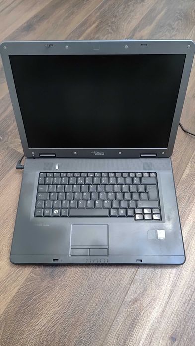 Laptop Fujitsu Siemens V5505 – sprawny, działa, zasilacz | tani