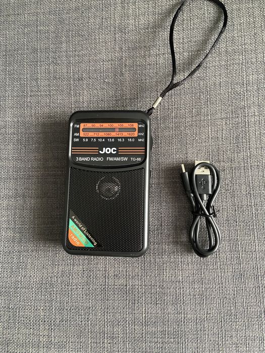 Rádio de emergência (funciona com pilha recarregável e usb)