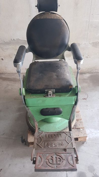 Cadeiras de barbeiro antigas