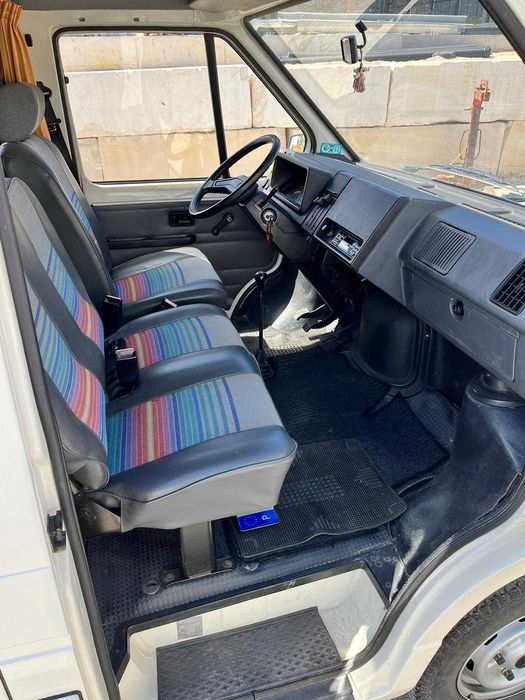 Renault Trafic 1986 com nova inspeção