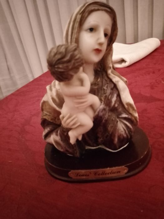 Louis Collection -Estatueta Mae e Filho-10E- Botao Vintage-2E Desde 2E