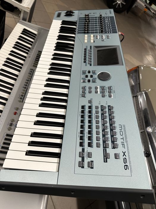 Yamaha motif  xs6