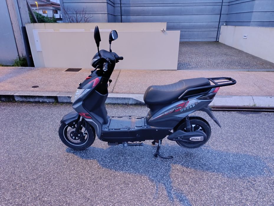 Scooter elétrica