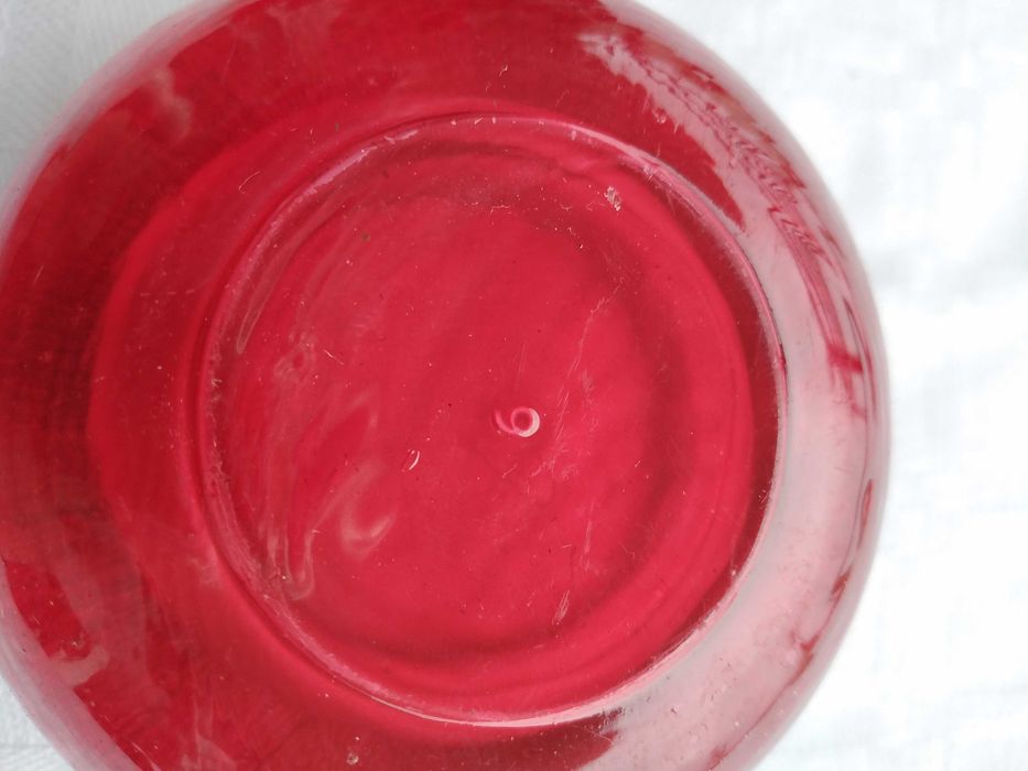 Três Pequenos Castiçais Vermelhos