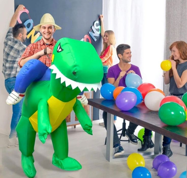 Zielony dinozaur dmuchany