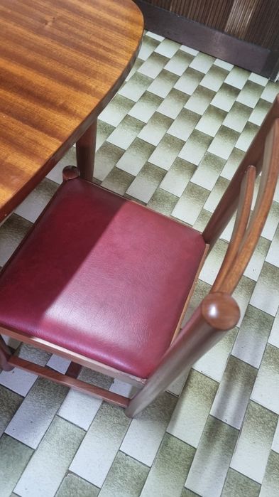 Mesa  jantar com cadeiras