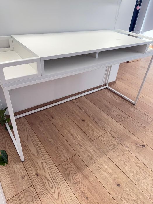 Duża toaletka z lustrem jak nowa