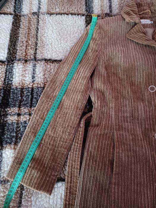 Płaszczyk sztruksowy na podszewce rozm. 42 brązowy