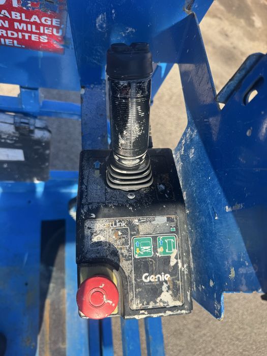 Plataforma elevatoria eletrica 8mt (Usada)