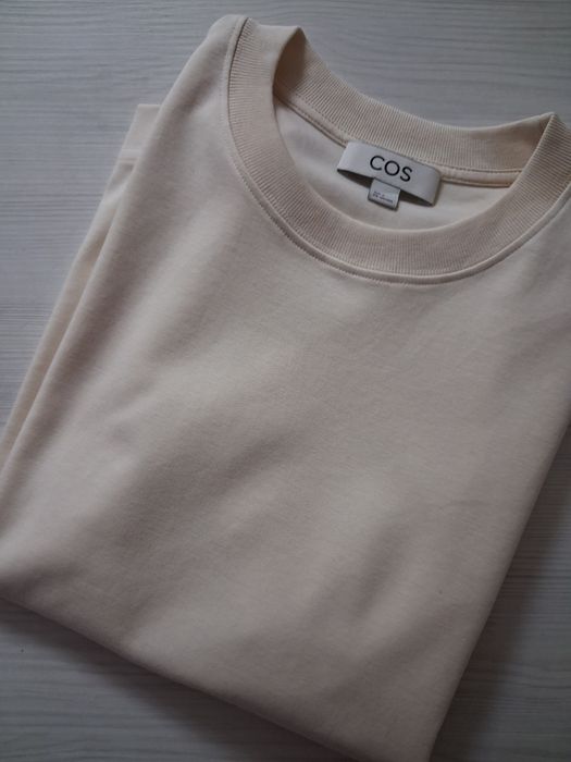 Футболка жіноча COS clean cut regular t-shirt/світло-бежева