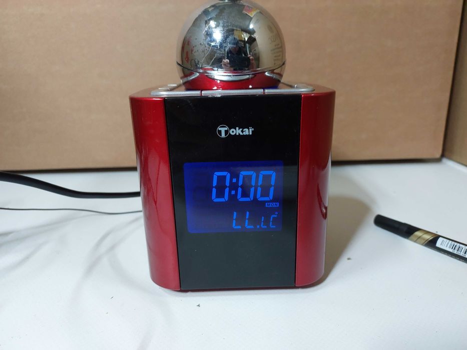 Радіо годинник Tokai LRE 153 R з проектором і градусником б.у.