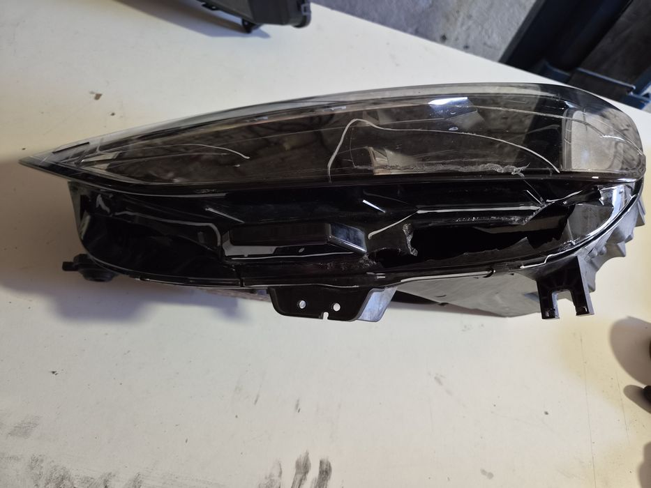 Lampa przednia lewa Audi A4 B9 8W0.941.033D