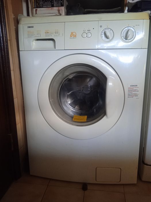 Máquina de lavar roupa avariada64740231187713120