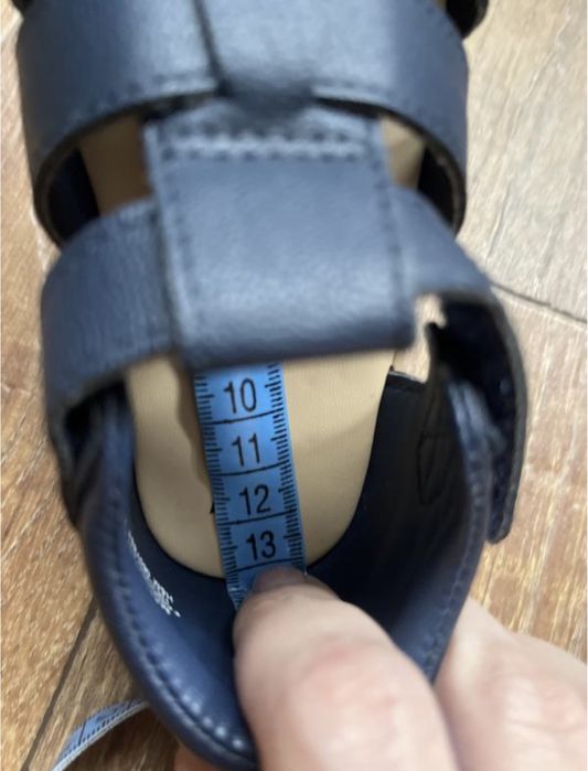Нові сандалі для хлопчика